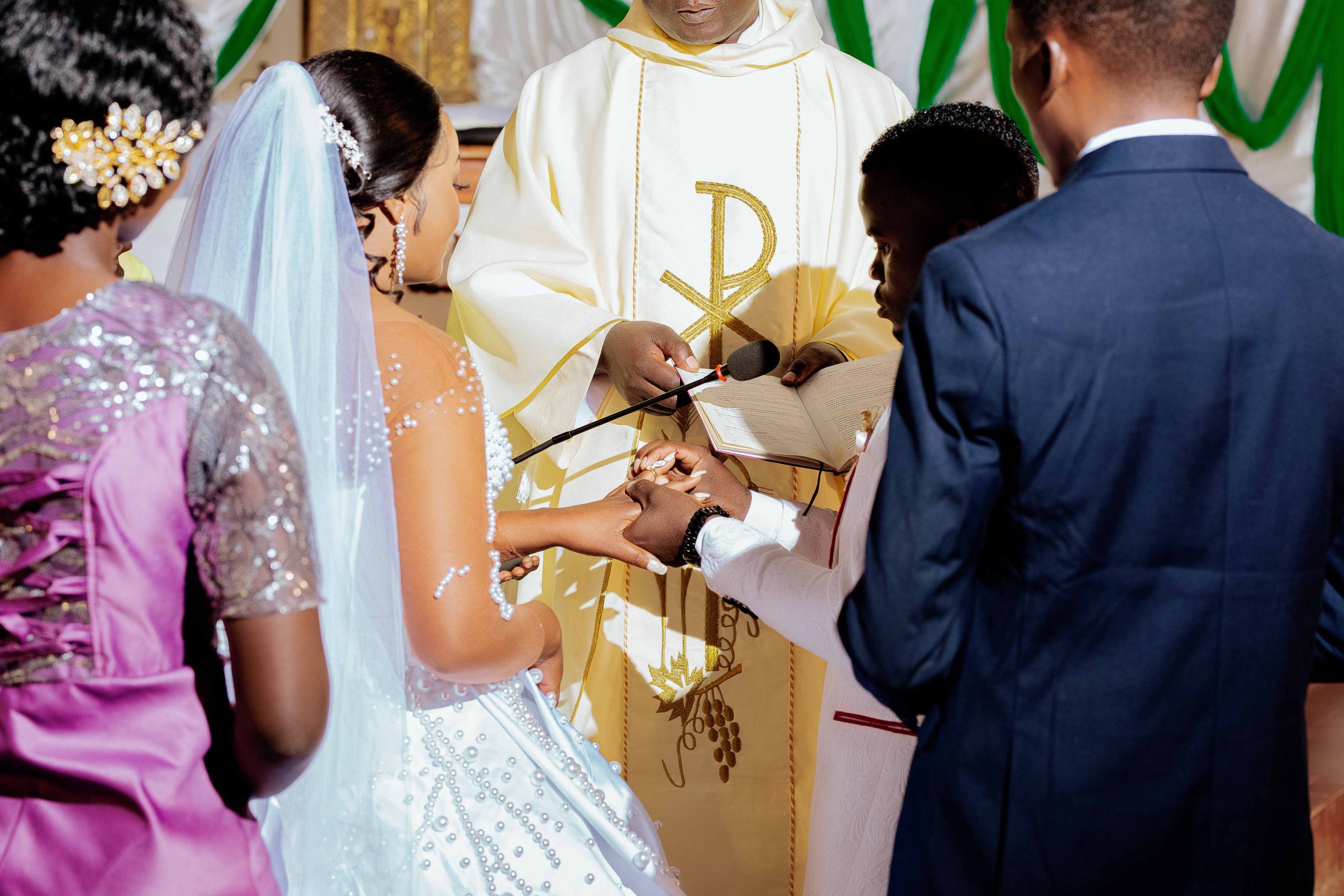 Wedding ceremony documentary moment